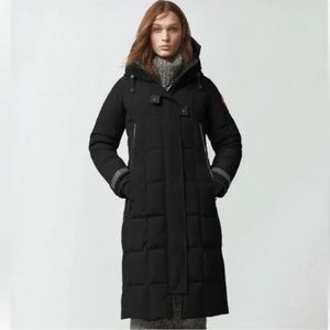 🥳🤯☄️FLaSh SALe!!!! NWT Canada Goose Black Elmwood Parka size Medium